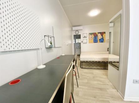 . | Pronájem bytu, 1+kk, 17 m²