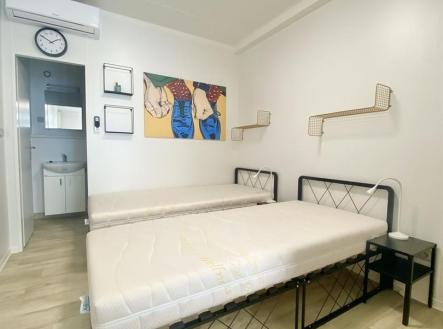 . | Pronájem bytu, 1+kk, 17 m²
