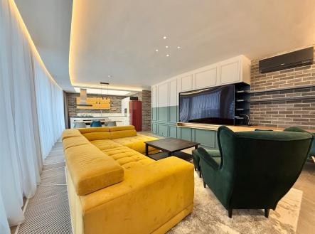 . | Pronájem bytu, 3+kk, 98 m²