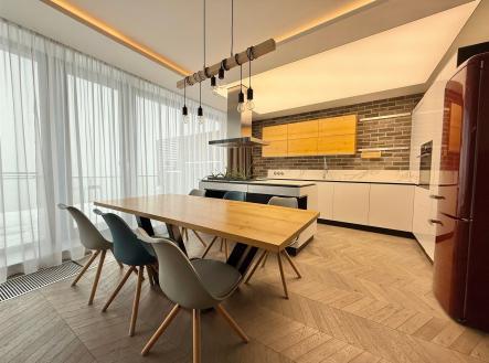 . | Pronájem bytu, 3+kk, 98 m²