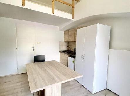 . | Pronájem bytu, 1+kk, 20 m²