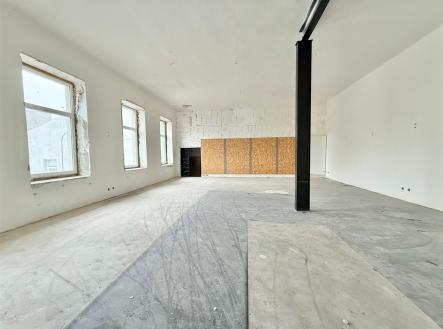 . | Pronájem - skladovací prostor, 1 500 m²