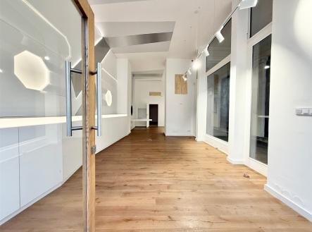 . | Pronájem - obchodní prostor, 120 m²