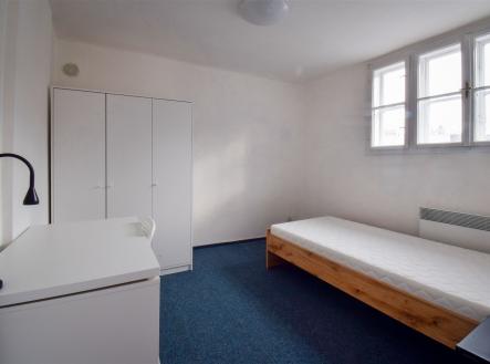 . | Pronájem bytu, 2+1, 40 m²