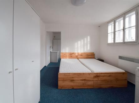 . | Pronájem bytu, 2+1, 40 m²