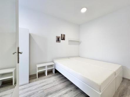 . | Pronájem bytu, 2+1, 34 m²