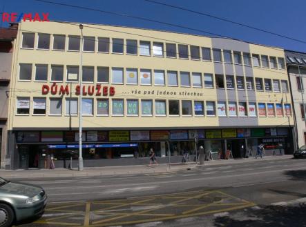 dům služeb | Pronájem - obchodní prostor, 90 m²