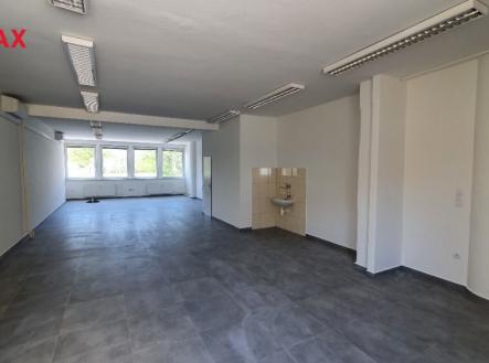 prostor | Pronájem - obchodní prostor, 90 m²