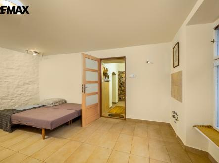 Přízemí pokoj 1 | Prodej - dům/vila, 150 m²