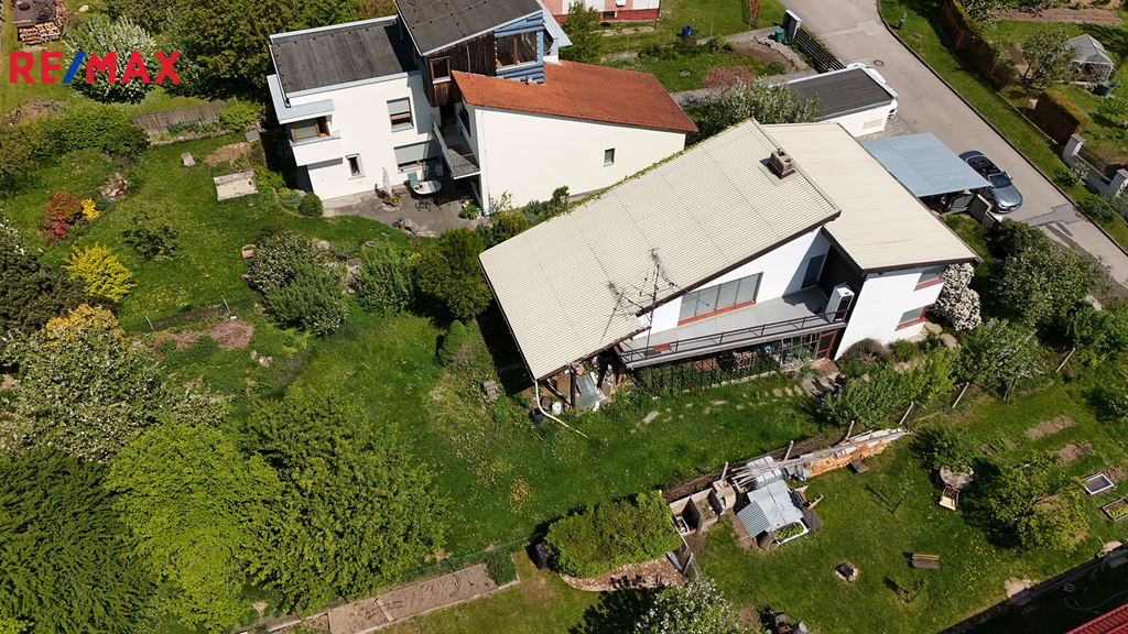 dům se zahradou