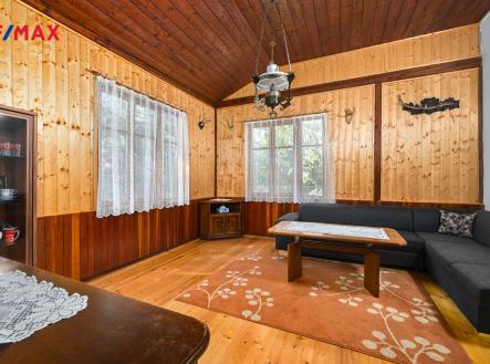 OBÝVACÍ POKOJ | Prodej - chata/rekreační objekt, 73 m²