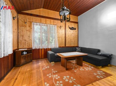 OBÝVACÍ POKOJ | Prodej - chata/rekreační objekt, 73 m²