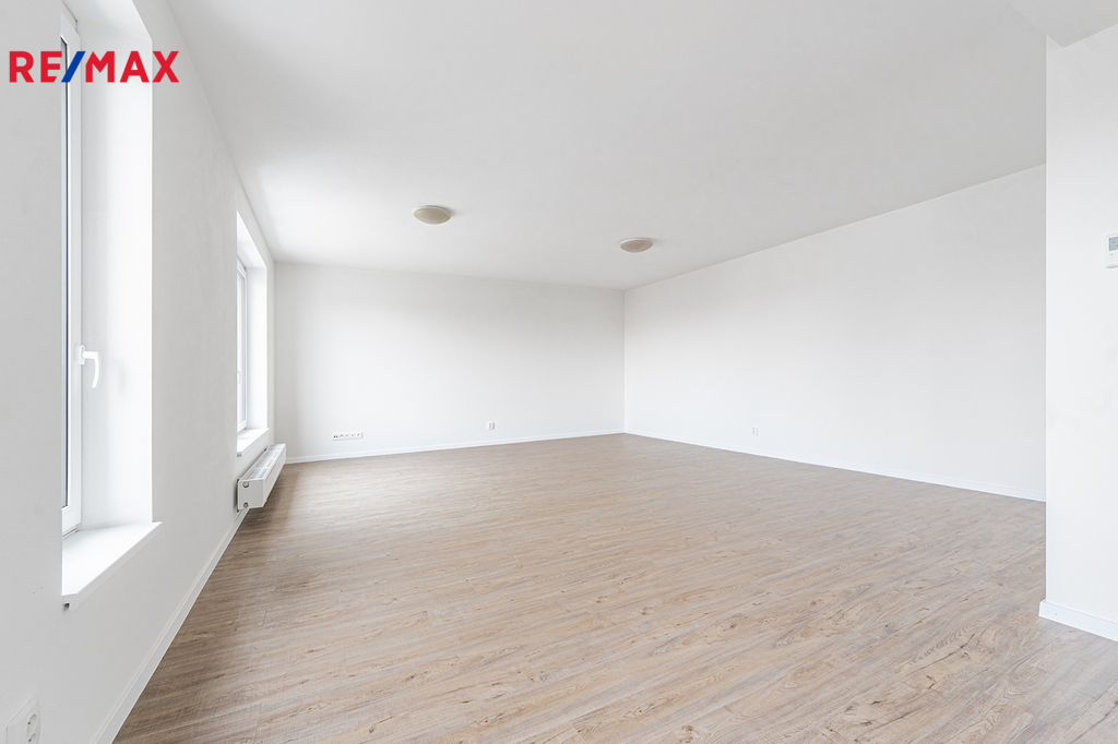 a7401159-hdr.jpg