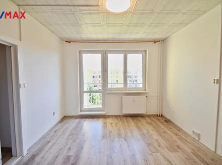 OBÝVACÍ POKOJ S KUCHYŇSKÝM KOUTEM | Pronájem bytu, 2+kk, 48 m²