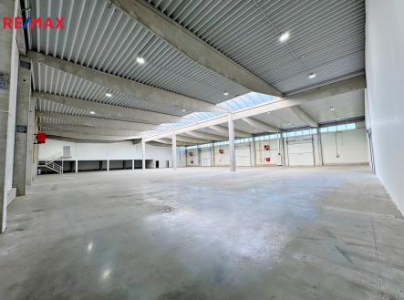 img-20250623-wa0014-1.jpg | Pronájem - skladovací prostor, 1 589 m²