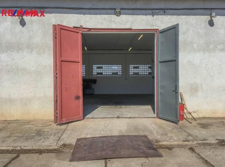 vjezd | Pronájem - skladovací prostor, 100 m²