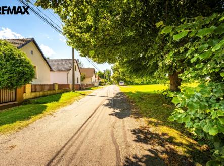 25-07-19-frantiskov-pozemek-foto-43.jpg | Prodej - pozemek pro bydlení, 2 947 m²