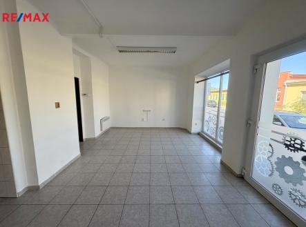 img-3093.jpeg | Pronájem - obchodní prostor, 74 m²