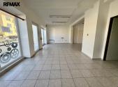Pronájem - obchodní prostor, 74 m²
