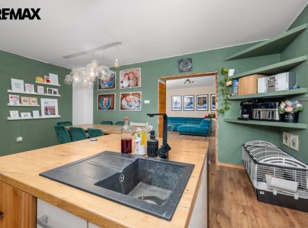 BYT 4+1 - KUCHYNĚ | Prodej - dům/vila, 226 m²