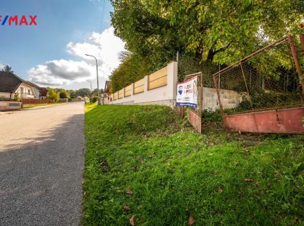 25-09-30-hluboka-nad-vltavou-pozemek-foto-01.jpg | Prodej - pozemek pro bydlení, 1 591 m²