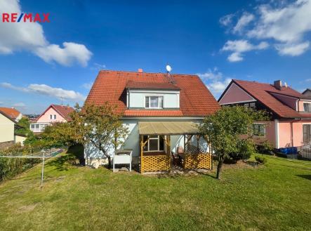 dům- jižní pohled | Prodej - dům/vila, 227 m²