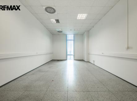 pana8985-hdr.jpg | Pronájem - kanceláře, 42 m²