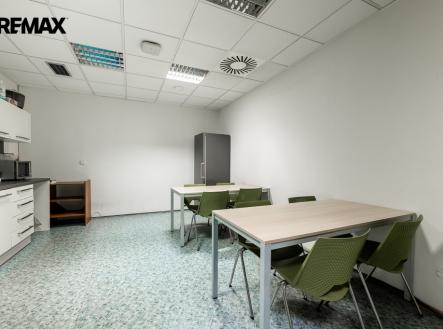 pana9027-hdr.jpg | Pronájem - kanceláře, 42 m²