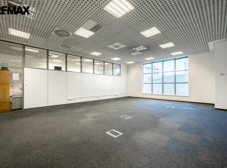 pana8999-hdr.jpg | Pronájem - kanceláře, 66 m²