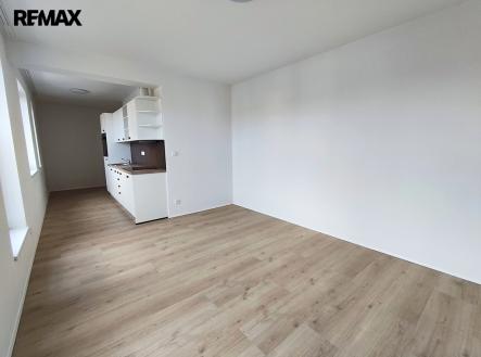 Pronájem bytu, 1+kk, 37 m²