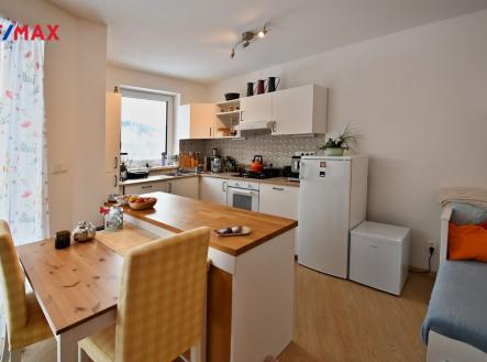 KOJ S KUCHYŇSKÝM KOUTEM | Pronájem bytu, 3+kk, 90 m²