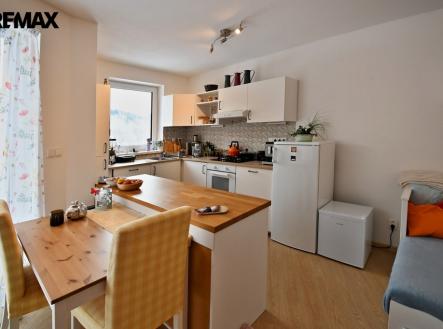 KOJ S KUCHYŇSKÝM KOUTEM | Pronájem bytu, 3+kk, 90 m²