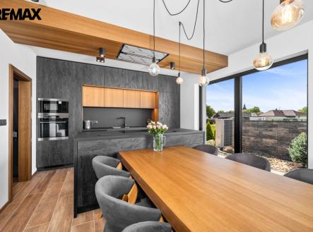 kuchyně s obývacím pokojem | Prodej - dům/vila, 160 m²