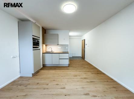 Pokoj s kuchyňským koutem | Pronájem bytu, 1+kk, 31 m²
