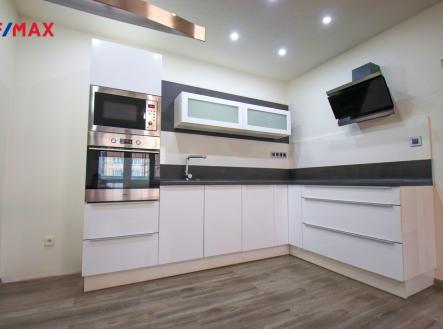 kuch. kout | Pronájem bytu, 2+kk, 40 m²