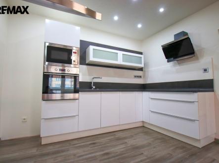 kuch. kout | Pronájem bytu, 2+kk, 40 m²