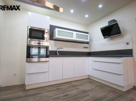 kuch. kout | Pronájem bytu, 2+kk, 40 m²