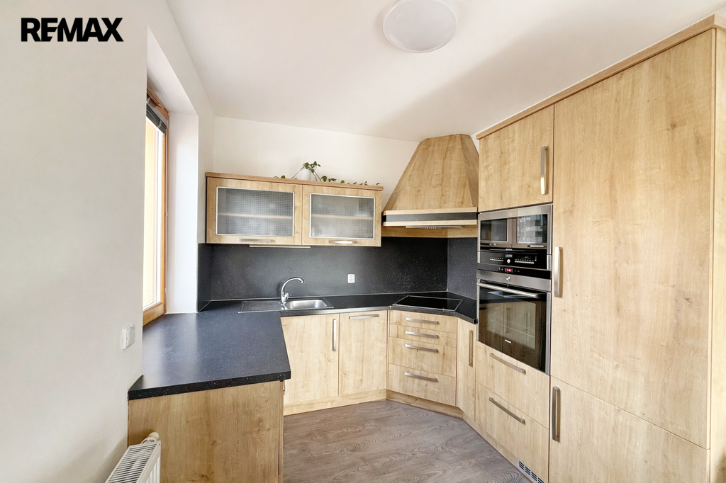 obývací pokoj s kuchyní