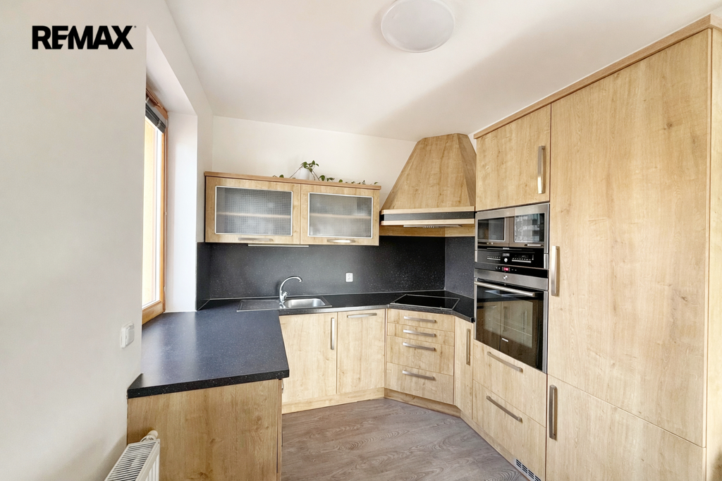 obývací pokoj s kuchyní