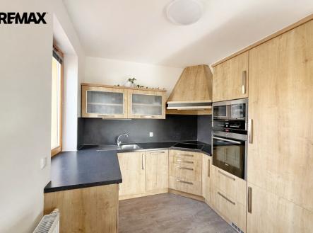 obývací pokoj s kuchyní | Pronájem bytu, 2+kk, 105 m²