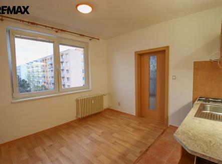 pokoj s kuch. koutem | Pronájem bytu, 2+kk, 37 m²