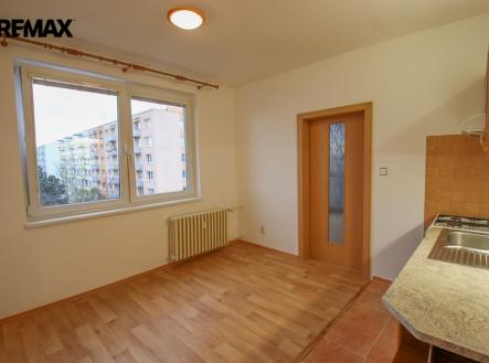 pokoj s kuch. koutem | Pronájem bytu, 2+kk, 37 m²