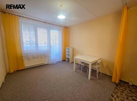 obývací pokoj s kuch.linkou | Pronájem bytu, 2+kk, 42 m²