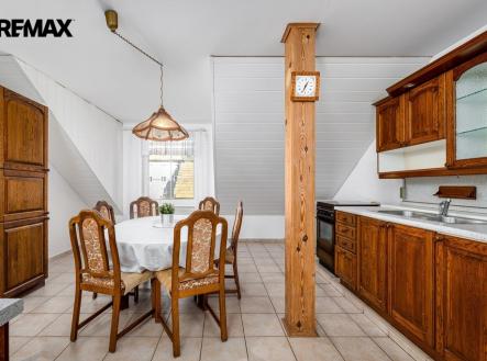 byt ve 2.NP_obývací pokos s kk | Prodej - dům/vila, 227 m²