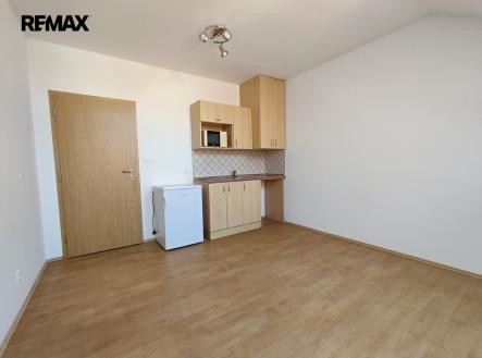Pronájem bytu, 1+kk, 21 m² obrázek