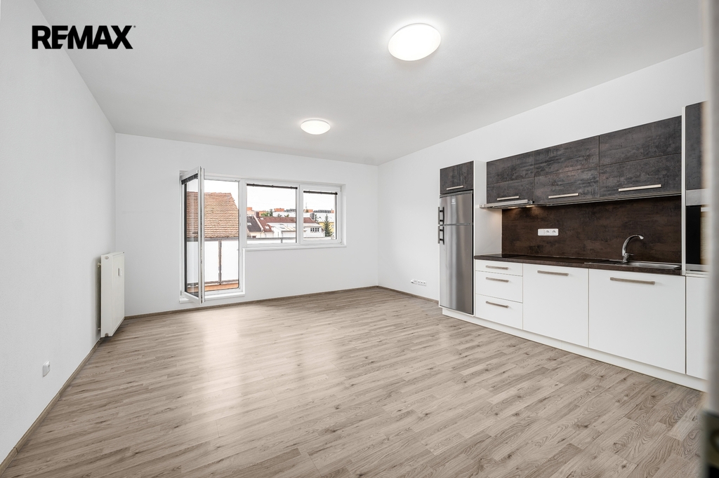 obývací pokoj s kuchyní