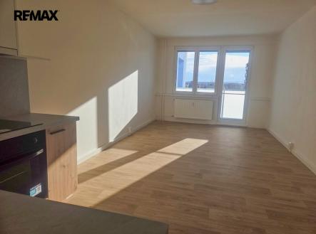 obývací pokoj s kuch. koutem | Pronájem bytu, 1+kk, 32 m²