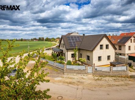 ulice Na Obci | Prodej - dům/vila, 196 m²