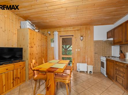 garsonka - pokoj s kuchyní | Prodej - jiné, 150 m²