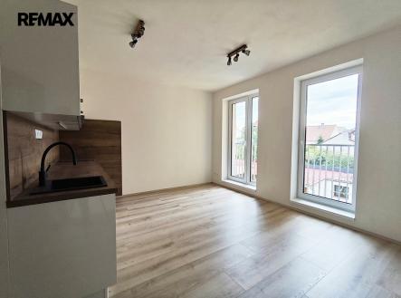 4-1.jpg | Pronájem bytu, 1+kk, 29 m²